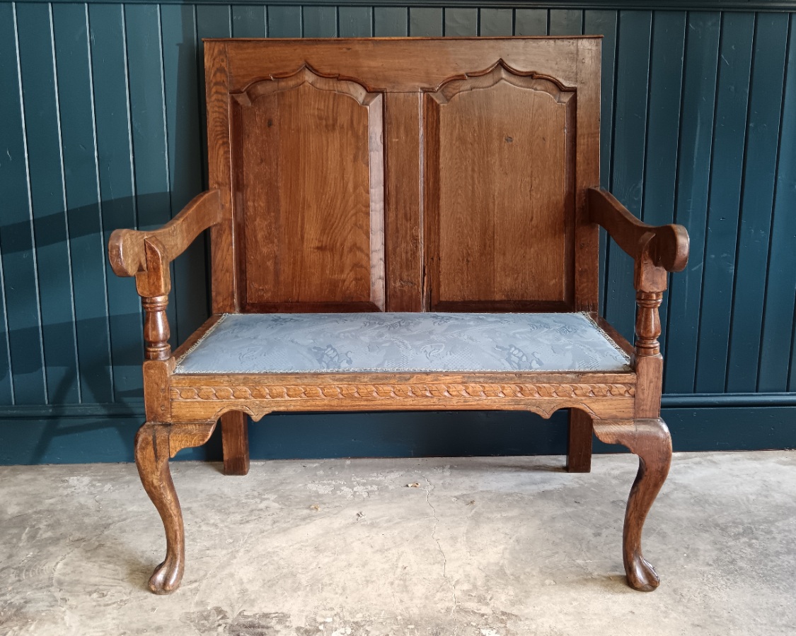 Small Georgian two seater oak Settle Bench (10).jpg